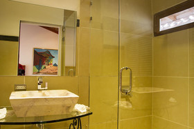 Estrada Hotel & Bistro