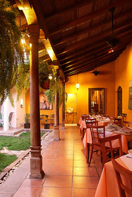 Estrada Hotel & Bistro