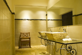 Estrada Hotel & Bistro