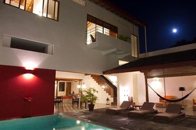 Los Patios Hotel
