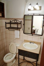 Nesthost Hotel Los Robles