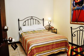 Nesthost Hotel Los Robles