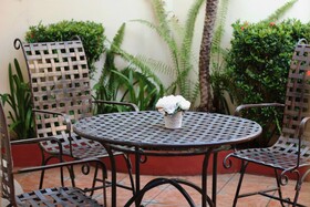 Nesthost Hotel Los Robles