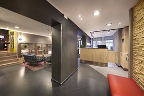 Nova Hotel & Nova Apartments
