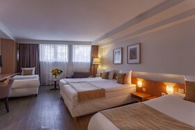 Avenue Hotel
