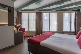 Avenue Hotel