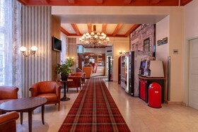 Avenue Hotel