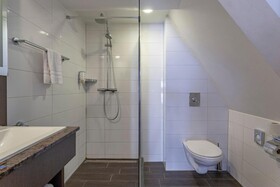 Avenue Hotel