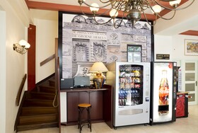Avenue Hotel