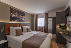 Avenue Hotel