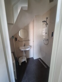 Avenue Hotel
