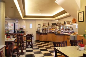 Avenue Hotel