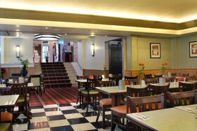 Avenue Hotel