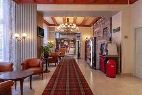 Avenue Hotel