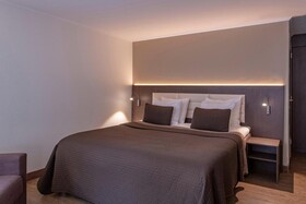 Avenue Hotel