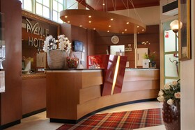 Avenue Hotel