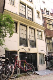 Avenue Hotel
