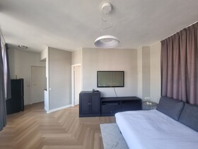 Avenue Hotel