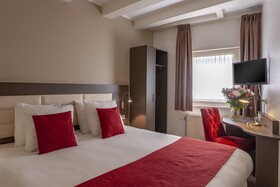 Avenue Hotel