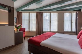Avenue Hotel
