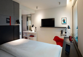 citizenM Amsterdam Amstel Hotel
