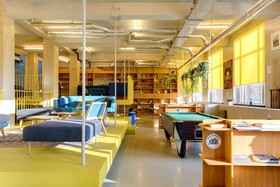 Clink Noord Hostel