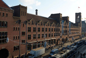 Damrak Short Stay Amsterdam