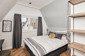 Damrak Short Stay Amsterdam