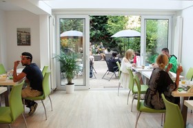 Floris Hotel