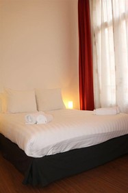 Floris Hotel