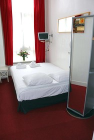 Floris Hotel