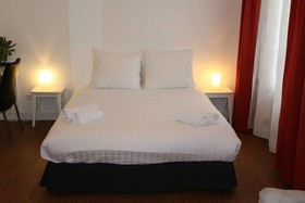 Floris Hotel