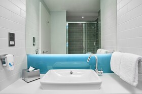 Holiday Inn Express Amsterdam-City Hall