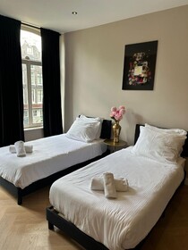 Hotel 83