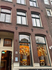 Hotel 83