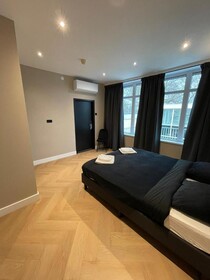 Hotel 83