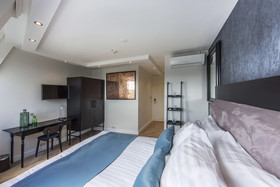 Hotel No 377 House