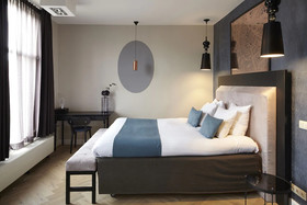 Hotel No 377 House