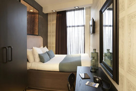 Hotel No 377 House