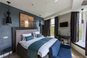 Hotel No 377 House