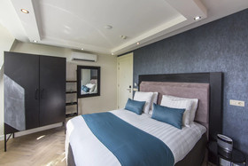 Hotel No 377 House