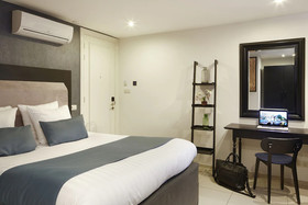 Hotel No 377 House