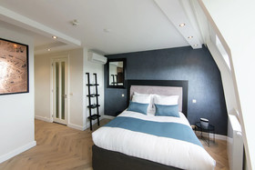 Hotel No 377 House