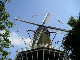 Houseboat under the Mill