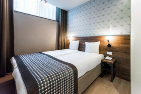 Melrose Hotel