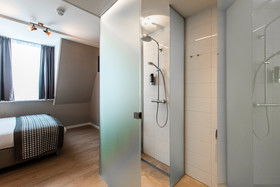 Melrose Hotel