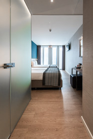 Melrose Hotel