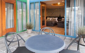Quentin Zoo hotel