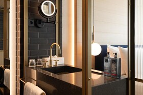 Ruby Emma Hotel & Bar