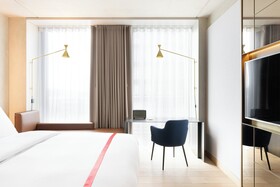 Ruby Emma Hotel & Bar